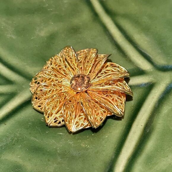 Vintage Gold Tone Liebe USA Scarf Clip - Picture 1 of 4